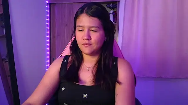 Oliviawatson1 online show from March 22, 12:33 pm