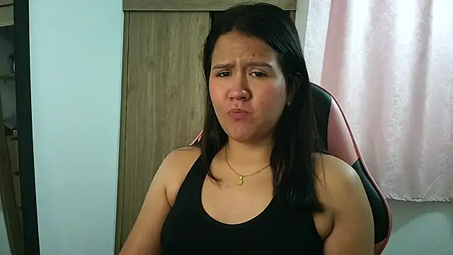 Oliviawatson1 online show from January 13, 1:26 pm