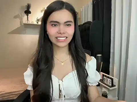 Snapshot of Princess_Material chatting on June 18, 4:01 pm Princess Material online show from June 18, 4:01 pm