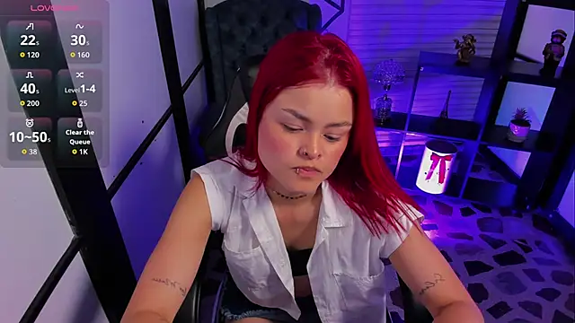 NahomiRichards  online show from October 12, 4:15 am