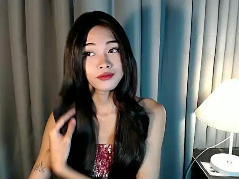 holyakiesha online show from March 8, 7:45 am