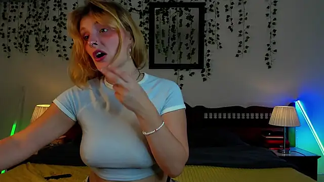 Ariana Spring online show from September 17, 3:59 am