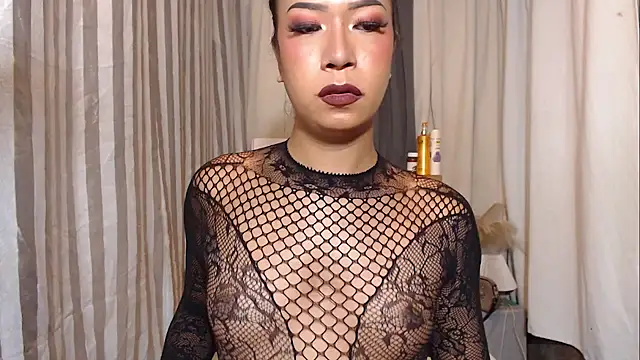 Snapshot of YourPrettyCum_Alyja chatting on October 3, 5:51 pm YourPrettyCum Alyja online show from October 3, 5:51 pm