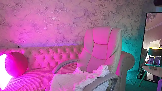 CurlyCandyXX online show from December 2, 4:20 pm