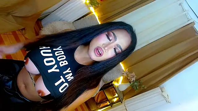 Lilly-lou online show from April 13, 5:14 pm