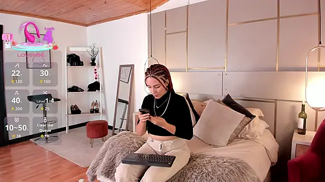 Lina Montclair online show from March 4, 7:42 pm