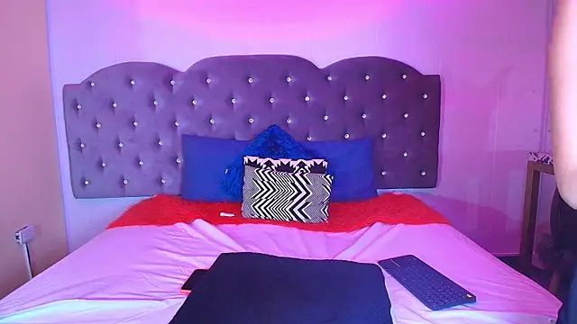 jhade fox online show from December 18, 3:44 am