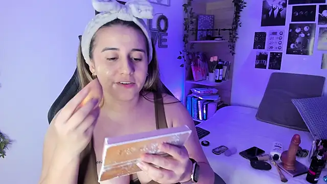 Snapshot of Lana_Herondale chatting on October 11, 10:12 pm Lana Herondale online show from October 11, 10:12 pm