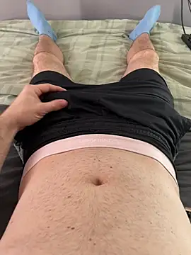 naughtycoupl98 online show from April 6, 1:34 pm