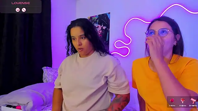 Dilan and Mia online show from October 11, 2:38 am