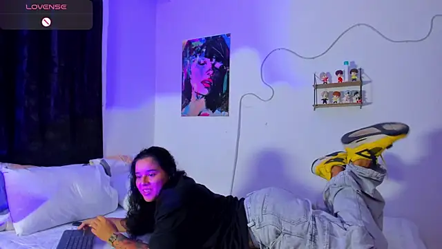 Dilan and Mia online show from February 4, 5:54 am