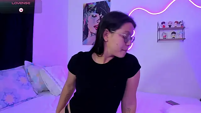 Dilan and Mia online show from November 21, 1:07 am