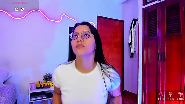 Dilan and Mia online show from September 12, 1:07 pm