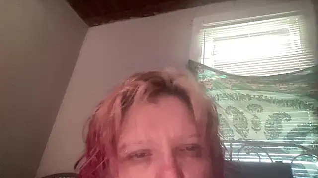 g0lden are0las89 online show from June 10, 9:57 pm