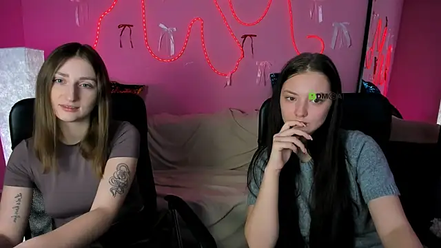 eva smiith  online show from March 9, 6:49 am