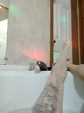 BonnienClyde5421 online show from February 16, 2:33 am