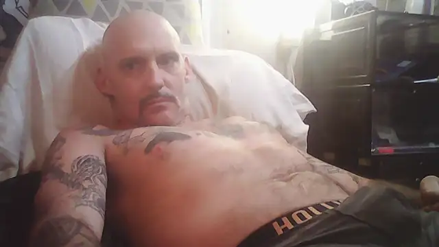 BonnienClyde5421 online show from March 26, 1:41 am