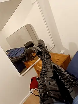 Teafeet online show from February 3, 4:34 pm