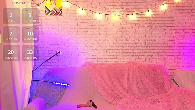 ReginaFoXXXy online show from October 2, 9:03 am