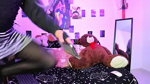  viollette  online show from April 6, 4:01 am