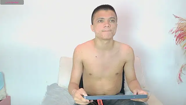 aly n sebas online show from March 21, 3:44 am