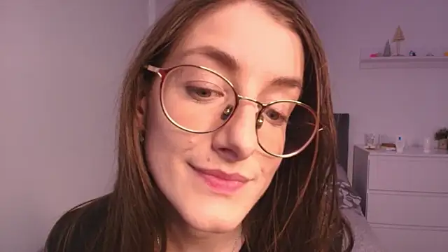 sofielovely  online show from February 21, 3:35 pm