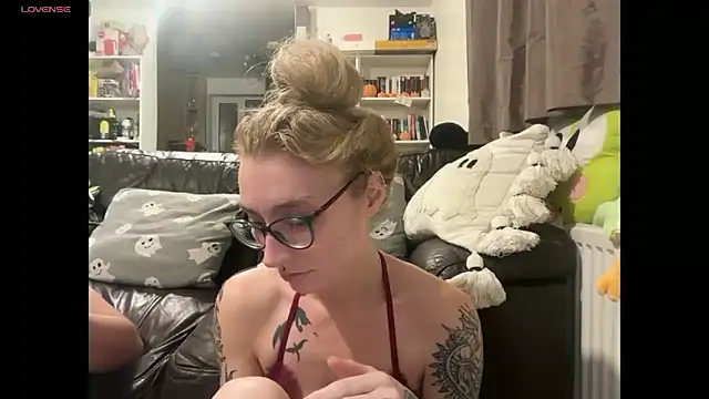 harleyblair online show from November 13, 11:26 pm