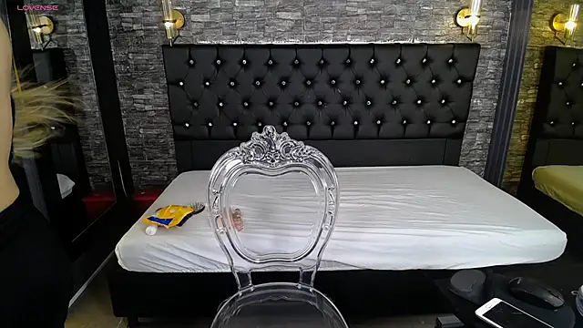  ManuVeelez online show from December 20, 7:45 am