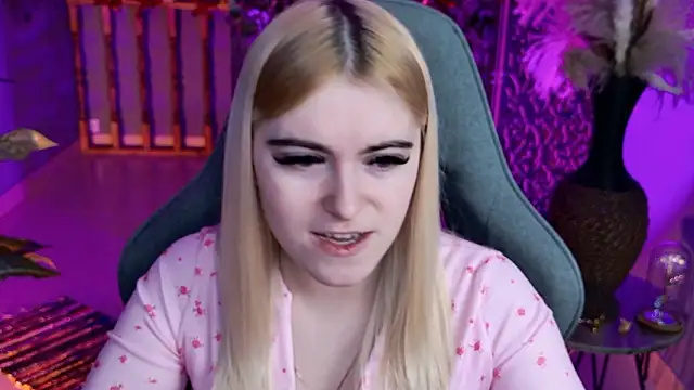 Stef Nicks online show from March 9, 9:23 am