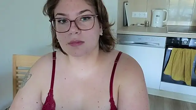 MaeNoir online show from October 20, 1:58 pm