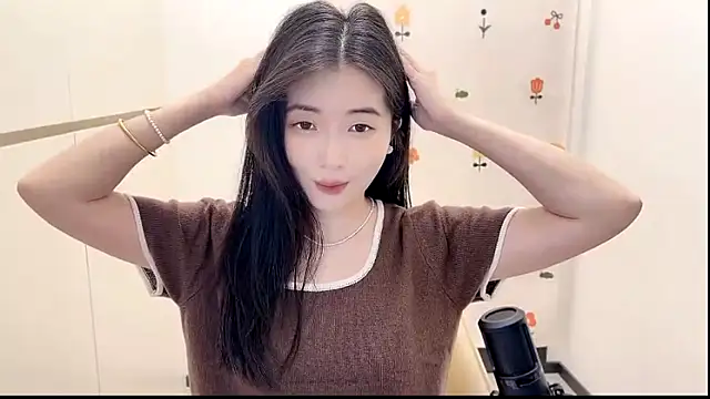 Snapshot of Rosalind_xixi chatting on October 20, 12:41 pm Rosalind xixi online show from October 20, 12:41 pm