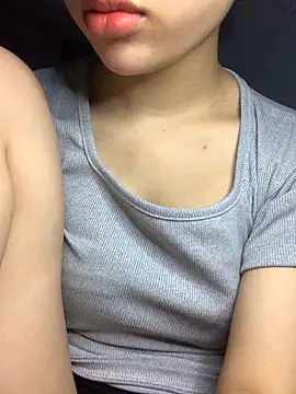 Snapshot of Nguyenha11 chatting on September 30, 7:47 am Nguyenha11 online show from September 30, 7:47 am