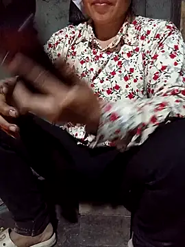 TinTin321 online show from March 13, 11:55 am