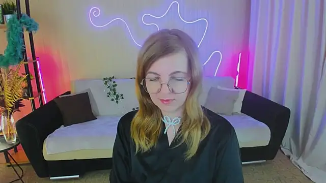 YourUniverser online show from October 10, 11:15 am