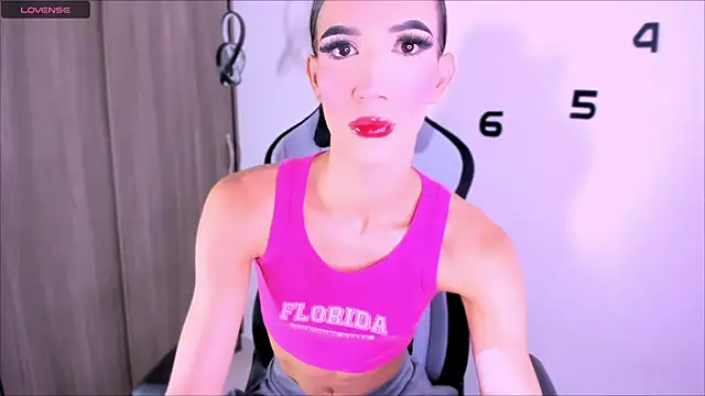 fhalon foxxxys  online show from September 26, 1:20 pm