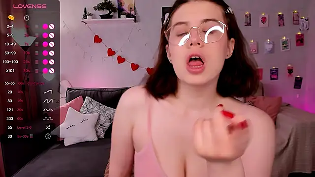 BellaCaress online show from April 11, 2:17 am