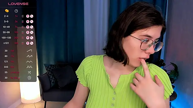 BellaCaress online show from October 3, 7:13 am