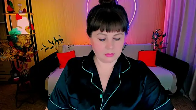 CrystaalStaar online show from April 10, 7:42 pm