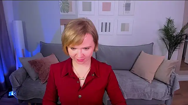 BellaSmitty online show from April 12, 4:59 am