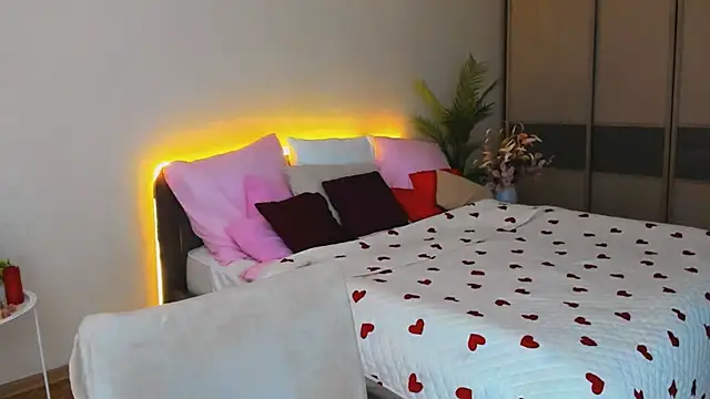 ChristinaConteeree online show from April 5, 3:16 am