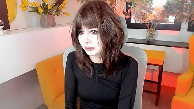 Snapshot of CrystallBloom chatting on October 20, 4:26 am CrystallBloom online show from October 20, 4:26 am