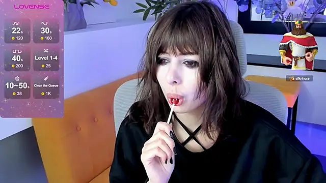 Snapshot of CrystallBloom chatting on October 10, 3:00 am CrystallBloom online show from October 10, 3:00 am