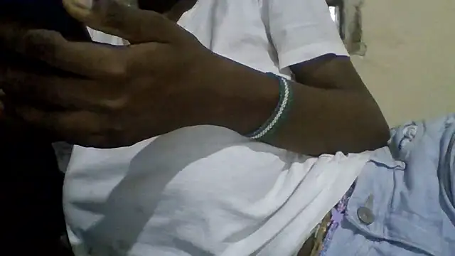 Snapshot of sexyonettt chatting on September 27, 2:24 pm sexyonettt online show from September 27, 2:24 pm