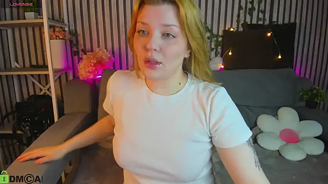 Michele Greenn online show from March 12, 1:08 am