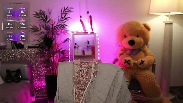 NovaHollisx online show from February 24, 4:44 am