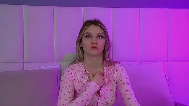 StacyEvances online show from February 20, 6:48 am