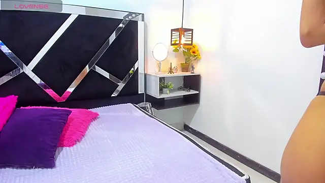 iisabella noa online show from October 21, 1:48 pm