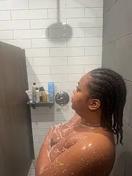 reinagotthroat online show from April 10, 6:03 pm