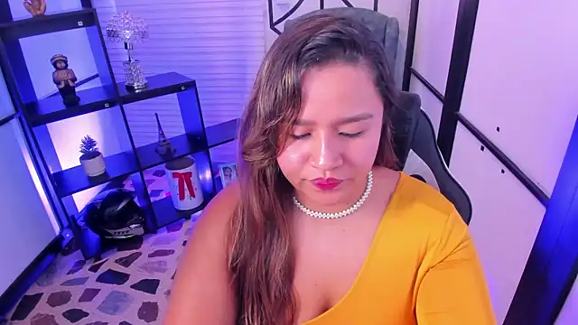 ElaBourn  online show from November 12, 2:26 pm