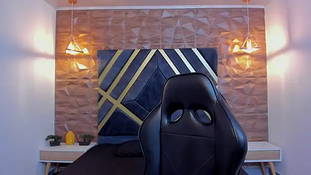 Emmaa white  online show from January 8, 5:50 pm